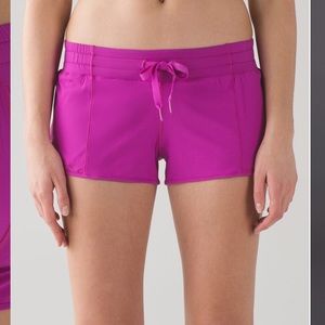 Lululemon hotty hot shorts 2.5”